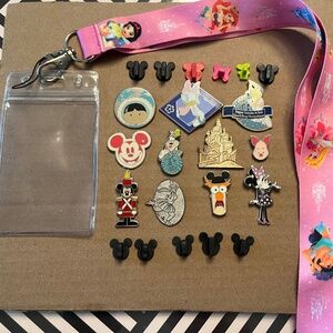 Disney lanyard and pin set